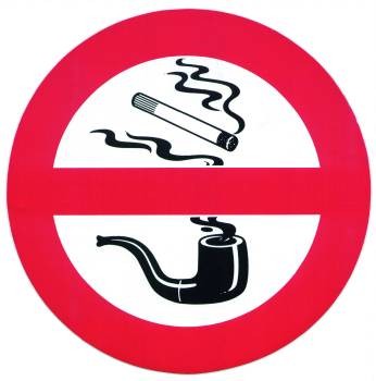 HinWeißchild Rauchen verboten